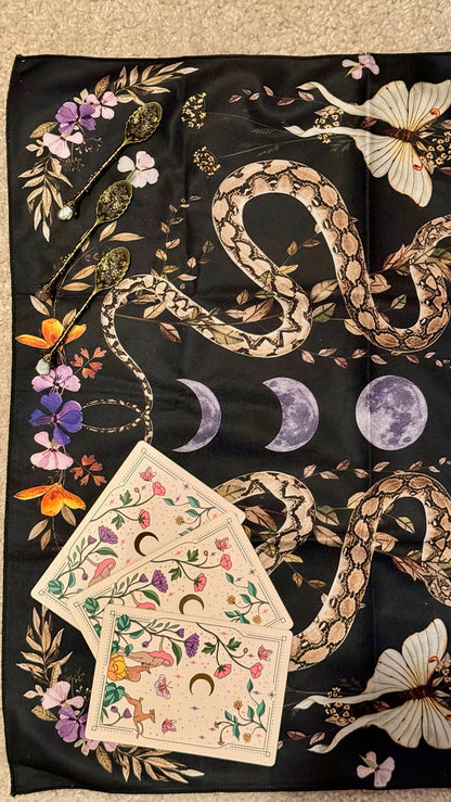 Tapete de Altar para Lectura de Tarot // Ciclo Lunar - Serpientes