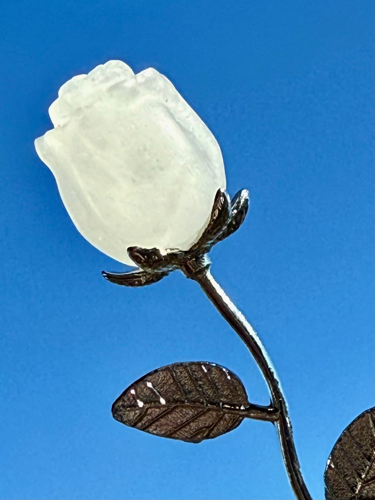 Rosa tallada en Mineral de Cuarzo Trasparente