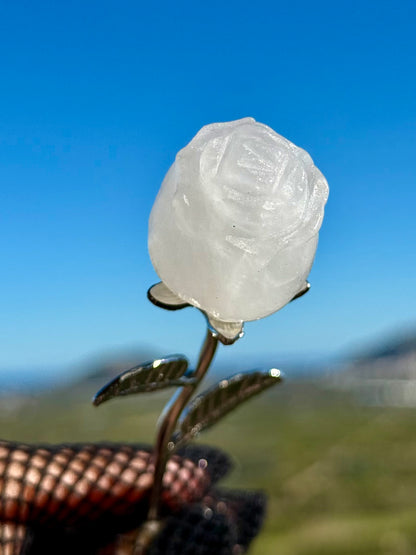 Rosa tallada en Mineral de Cuarzo Trasparente