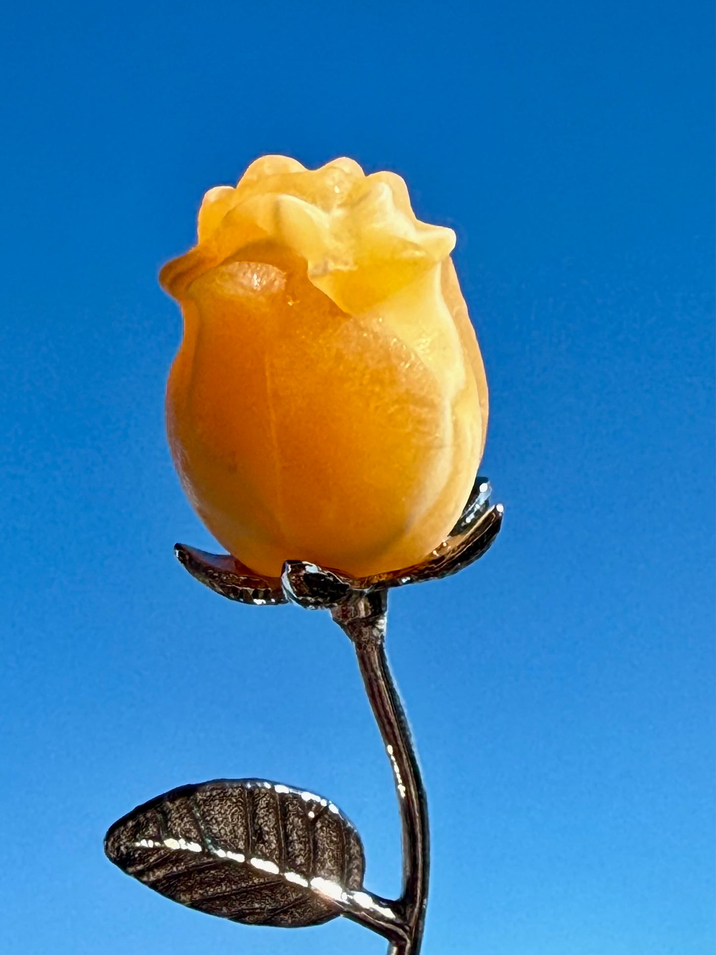 Rosa tallada en Mineral de Calcita Amarilla