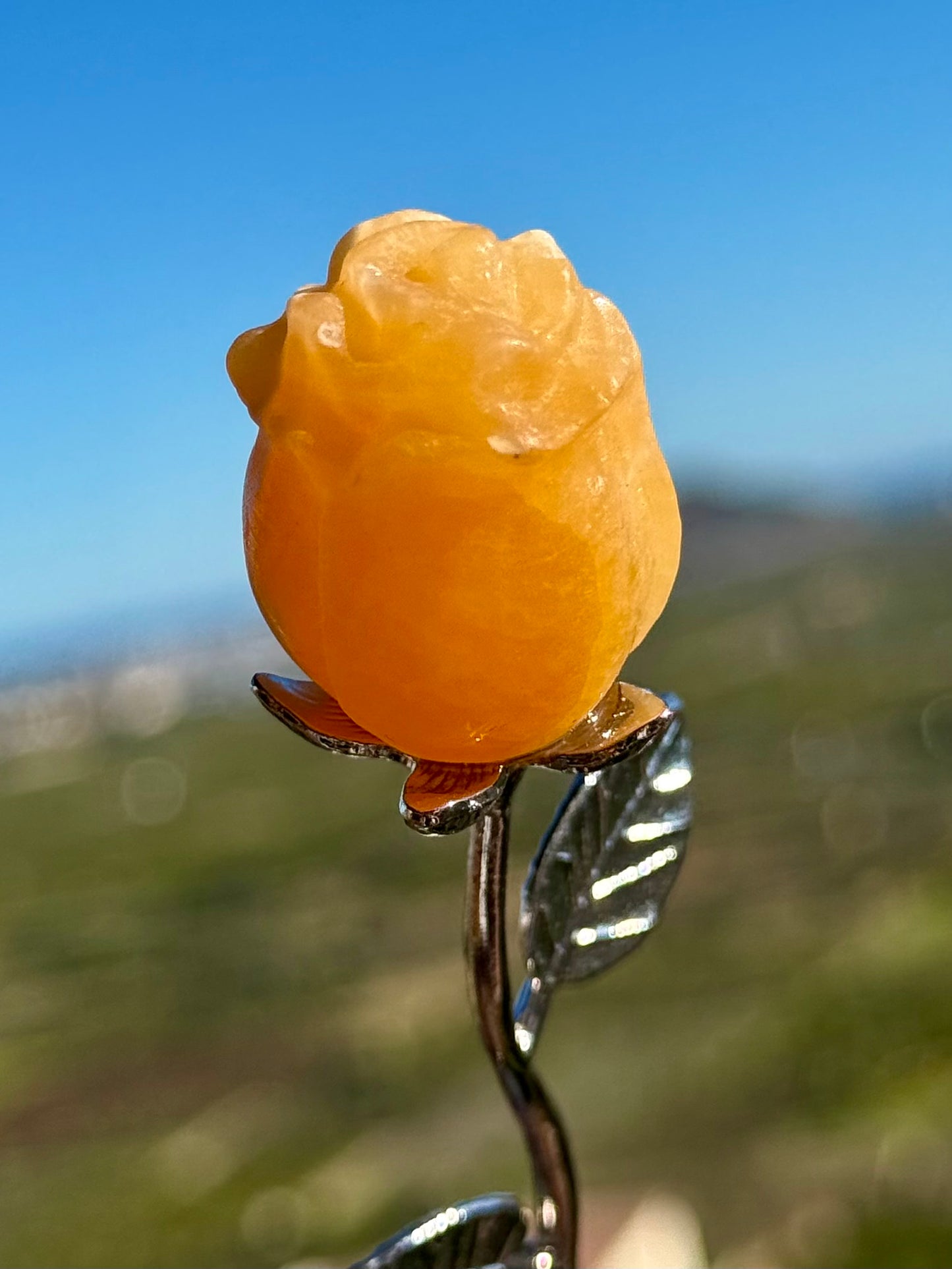 Rosa tallada en Mineral de Calcita Amarilla