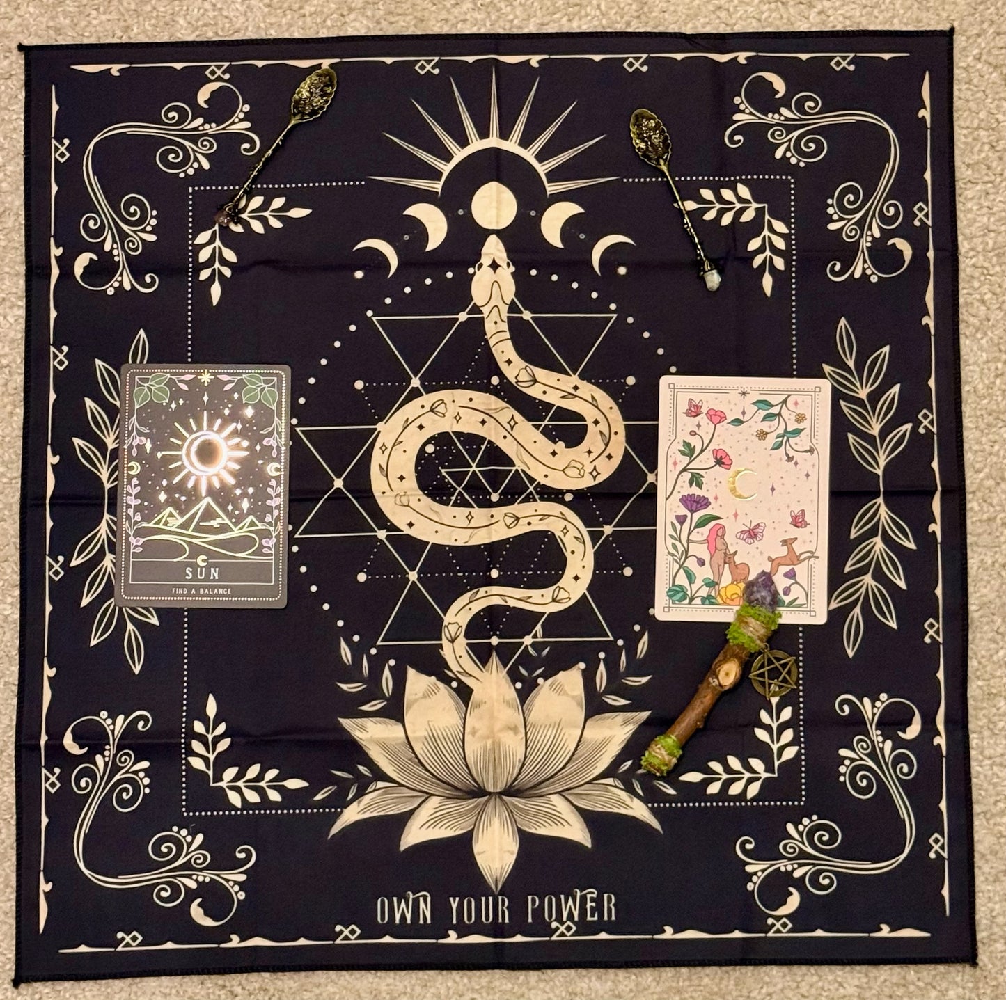 Tapete de Altar para Lectura de Tarot // “ Posee tu Poder” Serpiente Dorada