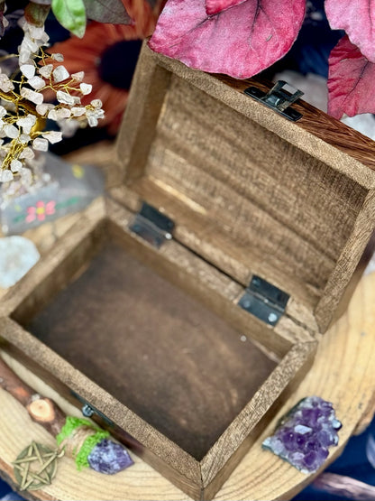 🌙 Caja de Madera Decorativa “The Moon Made Me Do It” | Almacenaje para Tarot, Cristales y Objetos Espirituales
