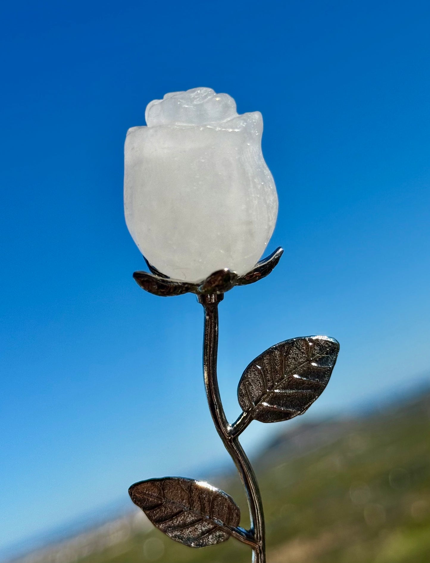 Rosa tallada en Mineral de Cuarzo Trasparente