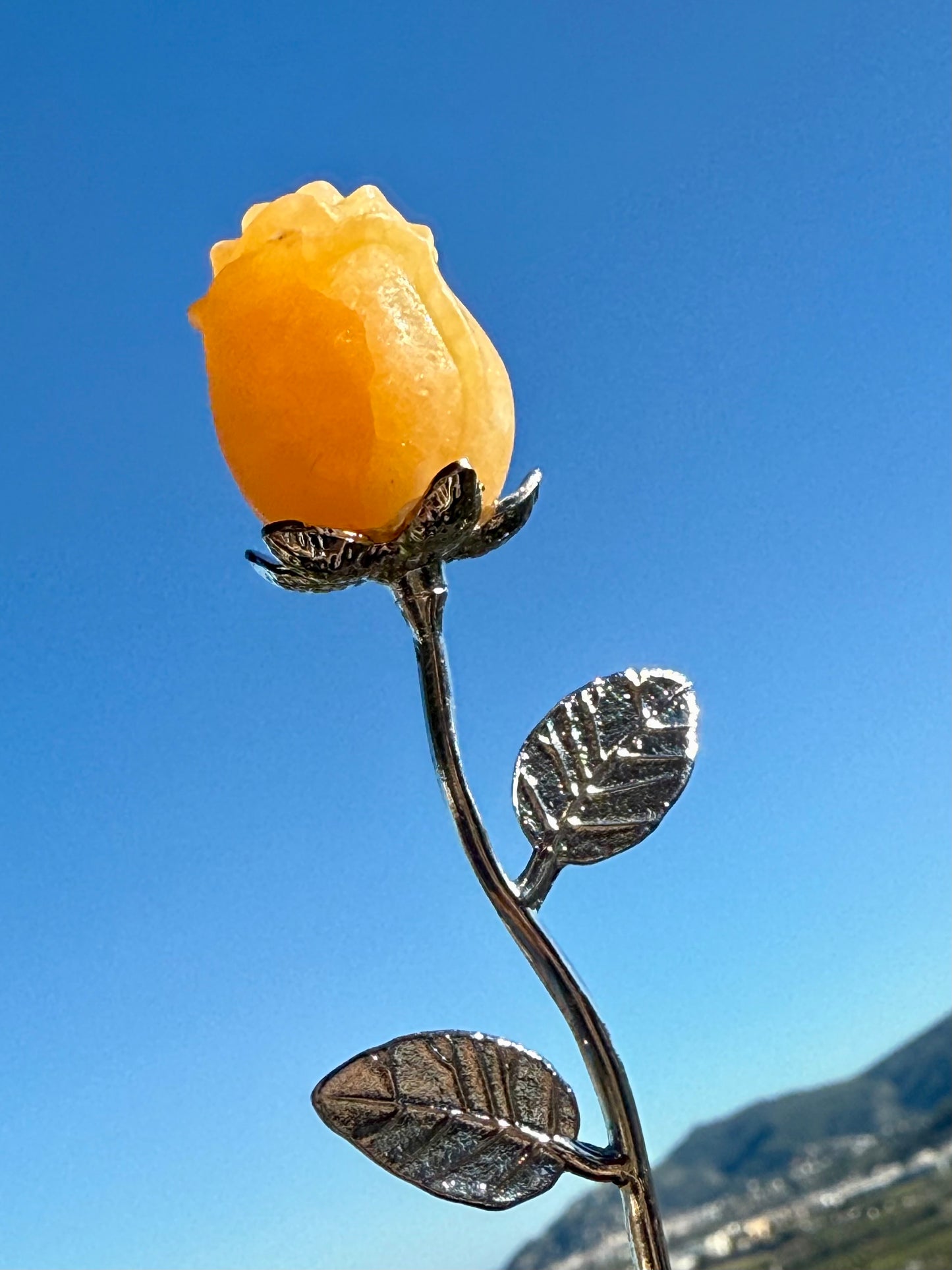 Rosa tallada en Mineral de Calcita Amarilla