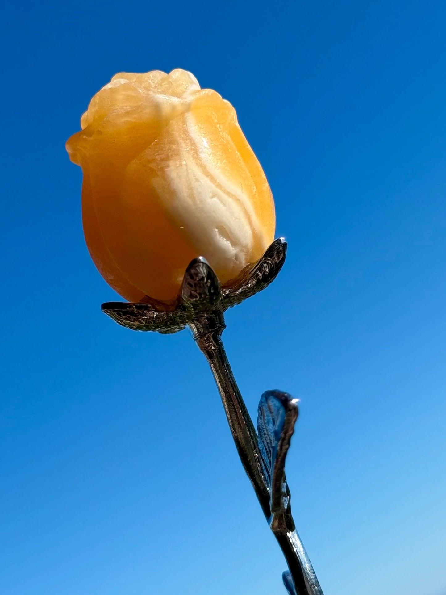 Rosa tallada en Mineral de Calcita Amarilla