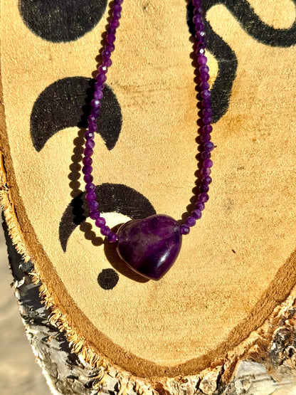 Collar de Amatista Natural -  Corazón - Piedra de la Intuición y la Calma