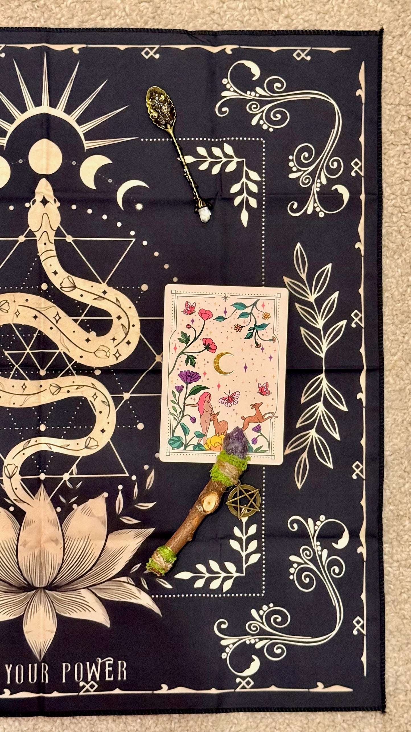 Tapete de Altar para Lectura de Tarot // “ Posee tu Poder” Serpiente Dorada