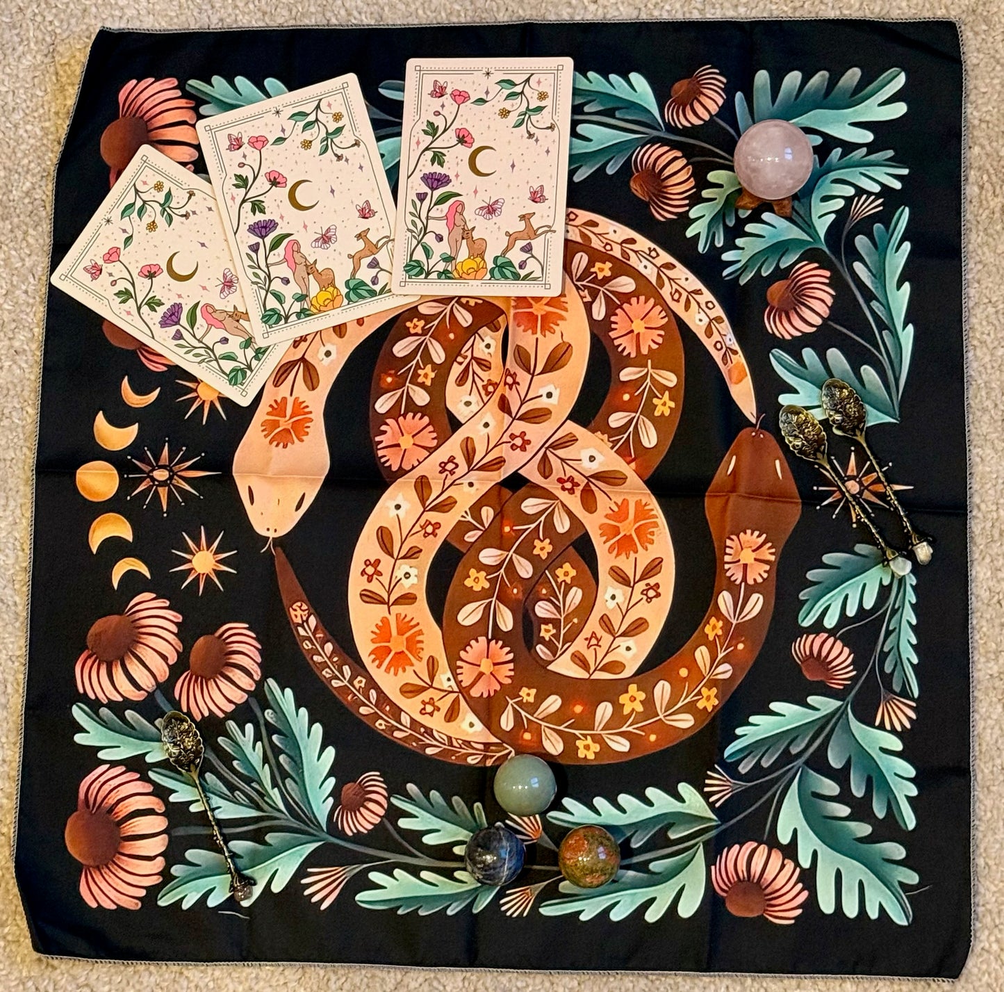 Tapete de Altar para Lectura de Tarot // Serpientes Infinito