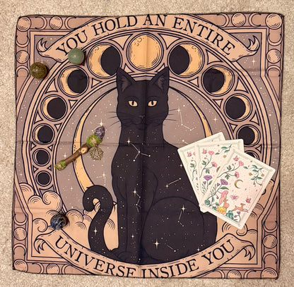 Tapete de Altar para Lectura de Tarot // “Tienes todo un universo dentro de ti” - Gato Negro - Ciclo Lunar