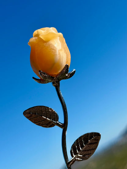Rosa tallada en Mineral de Calcita Amarilla