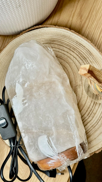 🪔 Lámpara de Sal Blanca de Himalaya (Pakistán) - 2/3 Kg