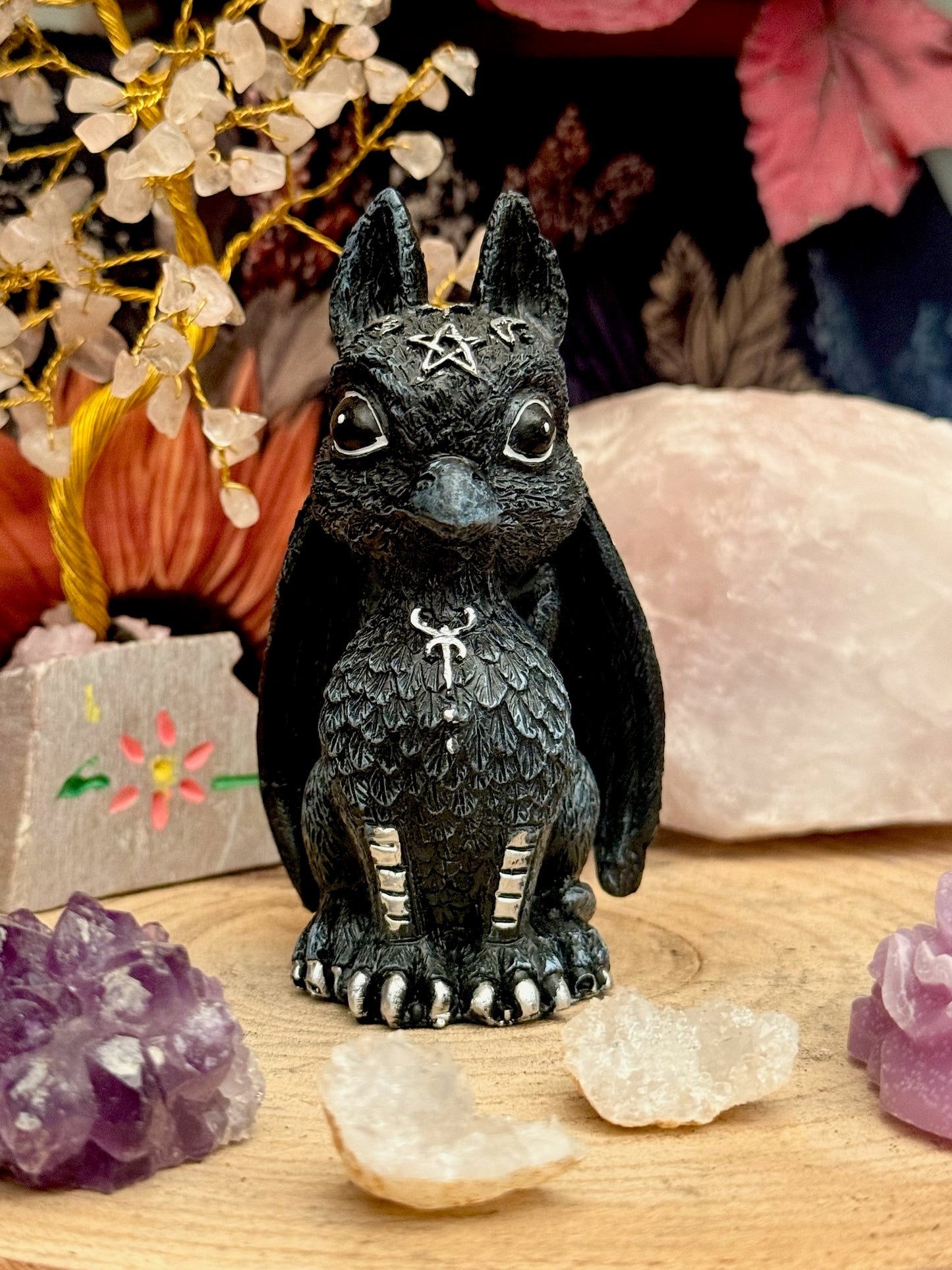 Figura Mística- Grifo Negro  -Pentagrama Protección