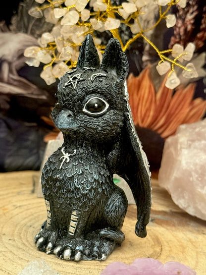 Figura Mística- Grifo Negro  -Pentagrama Protección